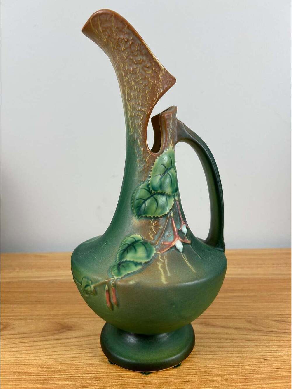 Roseville Pottery Fuchsia 1938 Green Ceramic Ewer 902-10